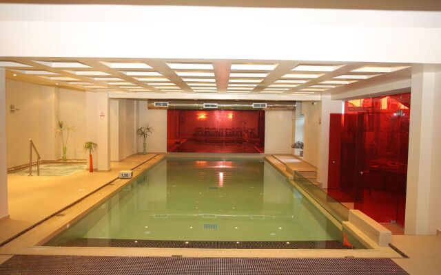 Pearl Beach Hotel