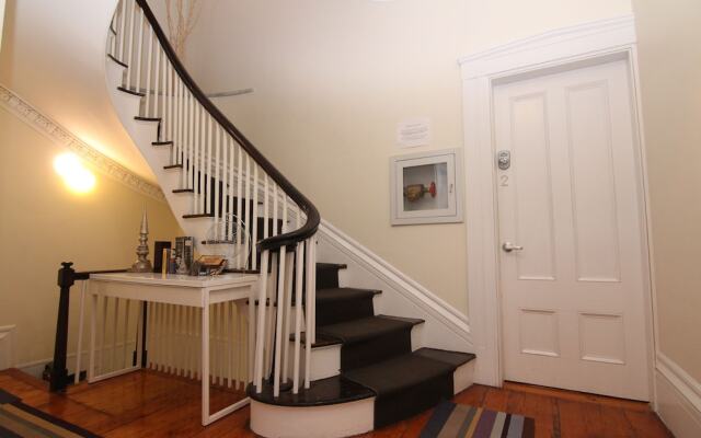Maverick Suites at 40 Temple St