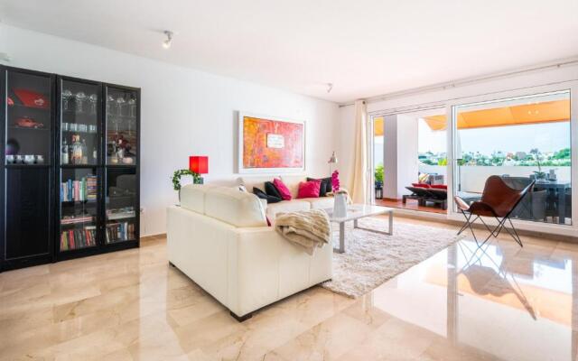Disfruta amplio moderno y luminoso Golf Resort Torrequebrada
