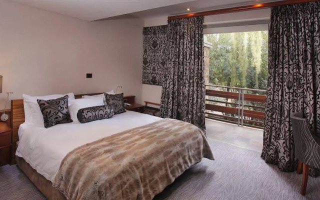 Moloko Executive Apartments & Hotel