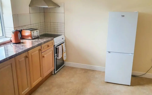Charming 2-bed Apartment in Stroud