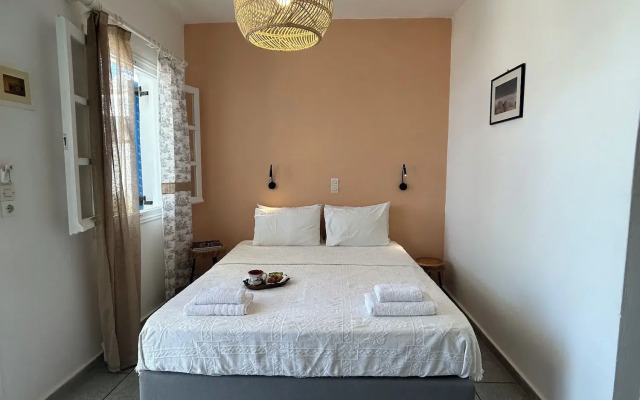 Sea View Apartments & Studios