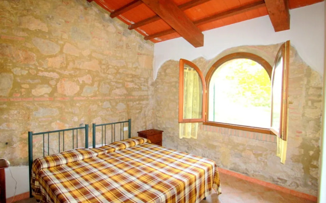 Belvilla by OYO Tuscan Farmhouse With Private Pool