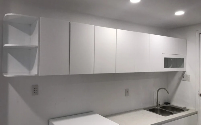 Smiley Apartment 8