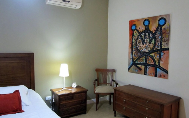 Alevines Playa el Emir Hostel & Suites