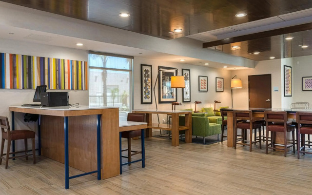 Holiday Inn Express Fullerton - Anaheim by IHG