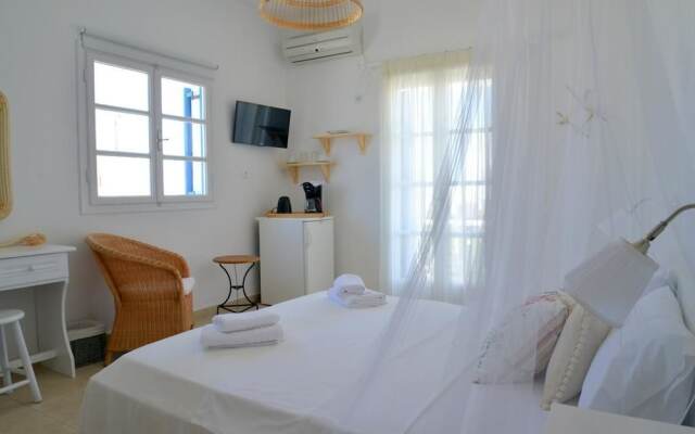 Heliotropio Studios & Apartments