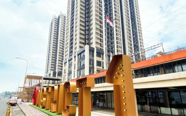 Relaxing Studio Room At Meikarta Apartment