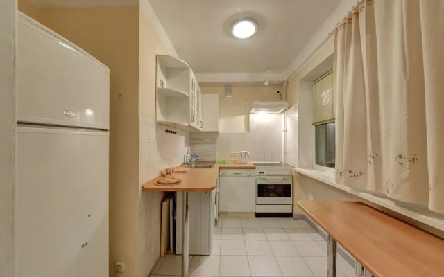 Apartments on Lesi Ukrainki blvd for 4 person