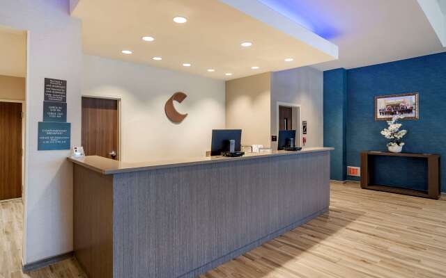 Comfort Suites Grandview - Kansas City