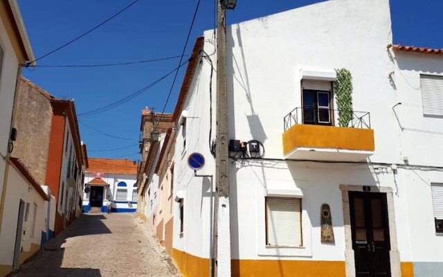 House With 2 Bedrooms in Santiago do Cacém, With Wonderful City View a