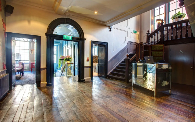 Oddfellows Chester Hotel and Apartments