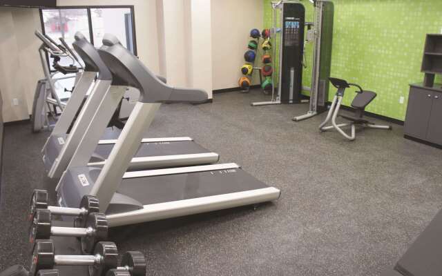 La Quinta Inn & Suites by Wyndham Wichita Airport