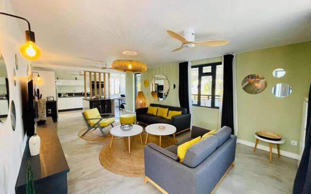 LUXURY BRAND NEW apartment - Excellent location 50m from the beach, restaurants, bars, shops