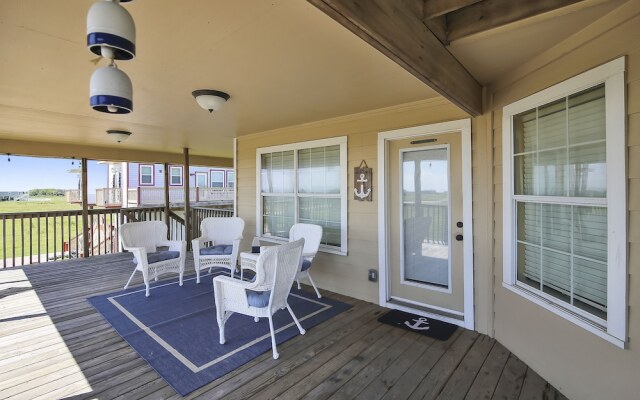 Beach Retreat 4 Bedrooms 2.5 Bathrooms Home