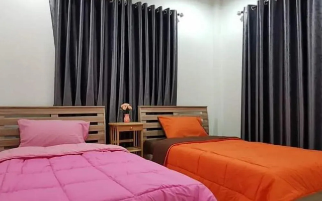Baan Dear Home Stay