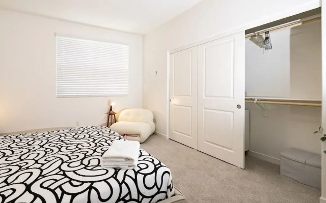 Modern Designer Stay Bright Chic Spacious