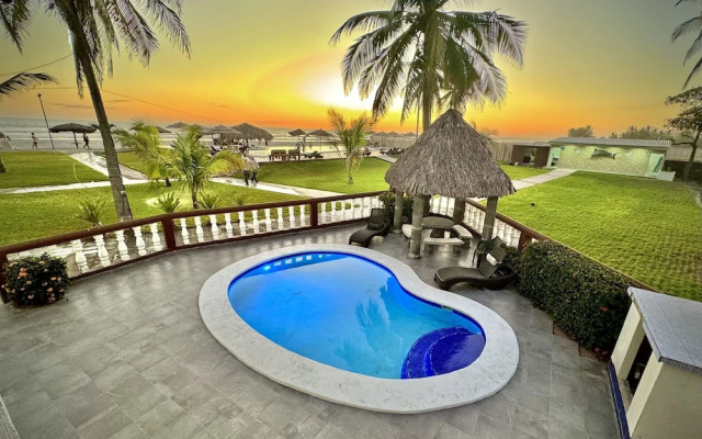 Hotel Tesoro Beach