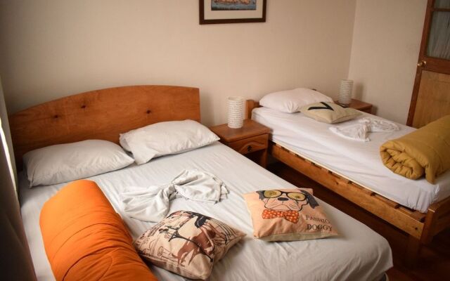 Casa Roble Hostal Boutique - Hostel