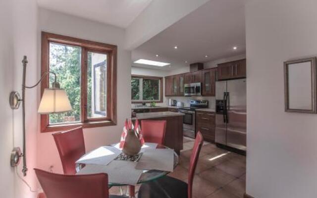 Whytecliff Park place near ocean