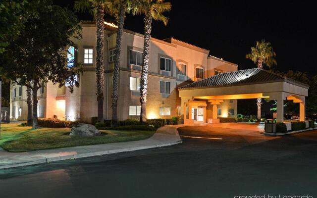 Best Western Plus Villa Del Lago Inn