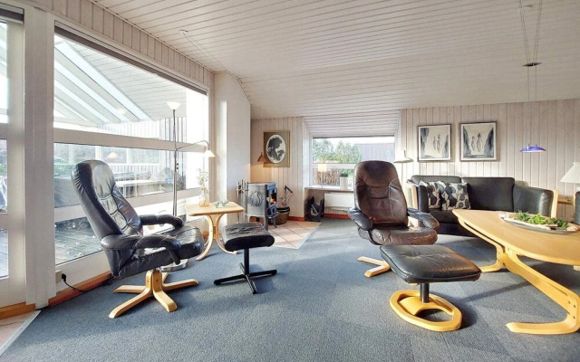 6 Person Holiday Home in Hemmet