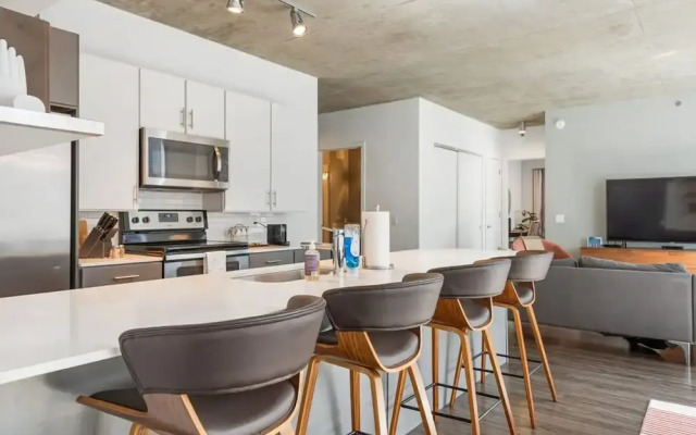 Group Home 3 Luxe Apts Spacious Central