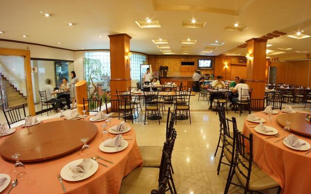 Grand Astoria Hotel