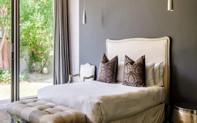Exquisite Modern Camps Bay Villa Hove Villa