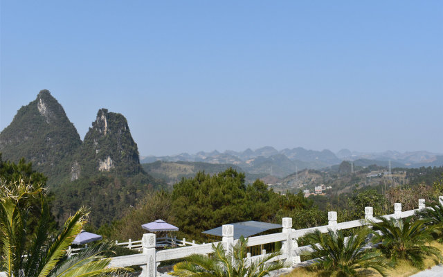 Yangshuo Mountain Top Retreat