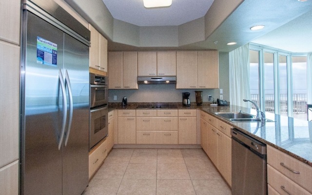 Crb1015 4 Bedroom Condo