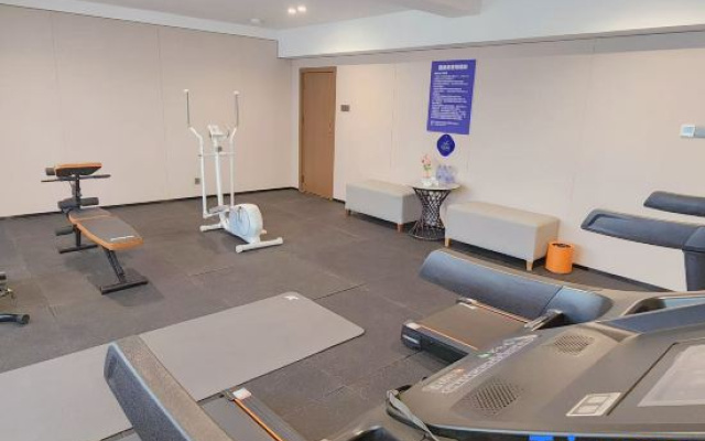 Super 8 Hotel (Guang'an Siyuan Square Municipal Government) – Sports – Guang'an