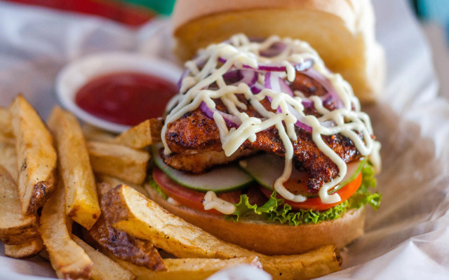 Outpost Hostel - Coron