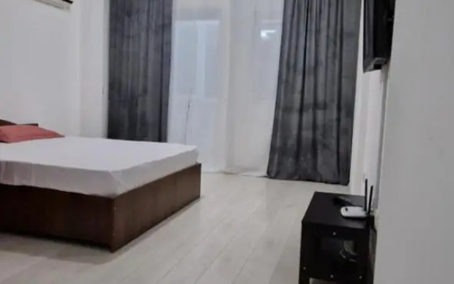 Studio Modern.