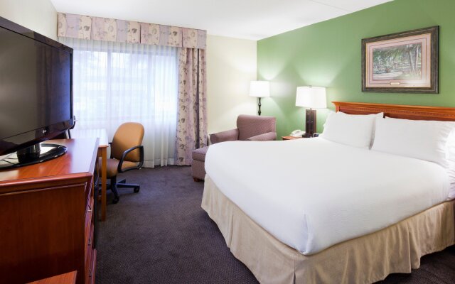 Holiday Inn & Suites St. Cloud, an IHG Hotel