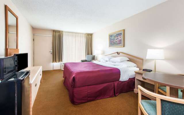 Days Inn by Wyndham Elizabethtown