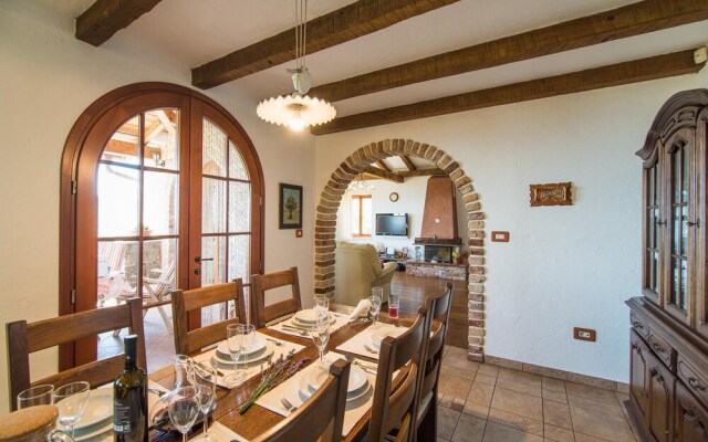 Stunning Home in Icici With Sauna, Wifi and 4 Bedrooms