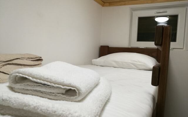 Falcon Apartments - Chacha