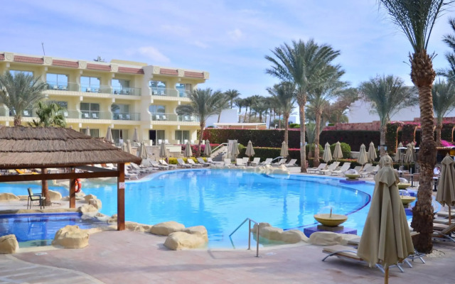 Xperience Sea Breeze Resort