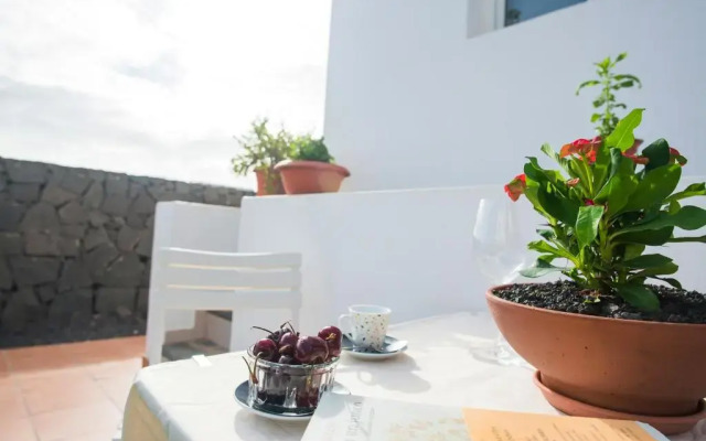 Studio in La Santa, Lanzarote, With Terrace and Wifi