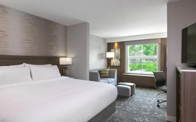 Courtyard by Marriott Edgewater NYC Area