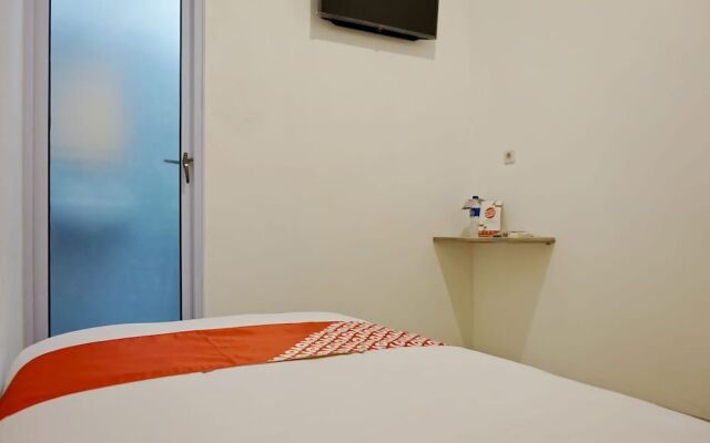 OYO 1158 Basecamp Hostel