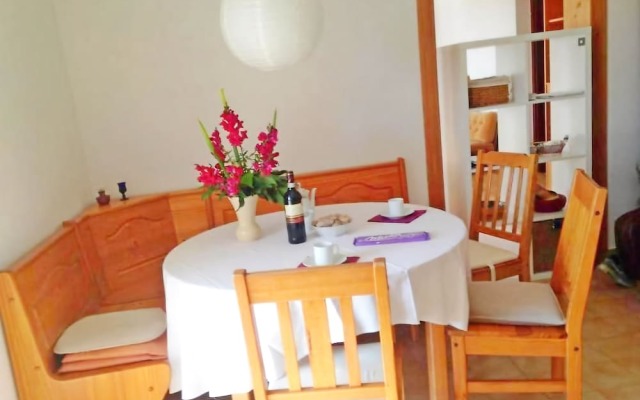 Apartments and Rooms Mladenka