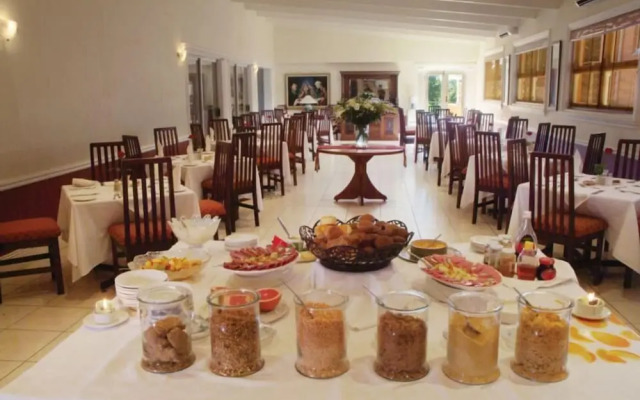 Sica's Guest House