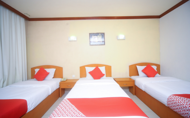 OYO 1027 Hotel London