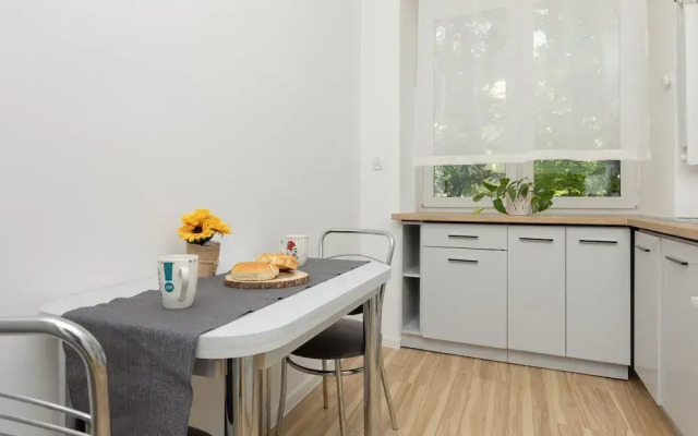 Bright Apartment Wola by Renters