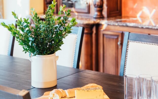 Oak Manor - Callaway