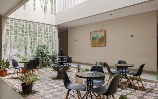 Palm Eight Residence