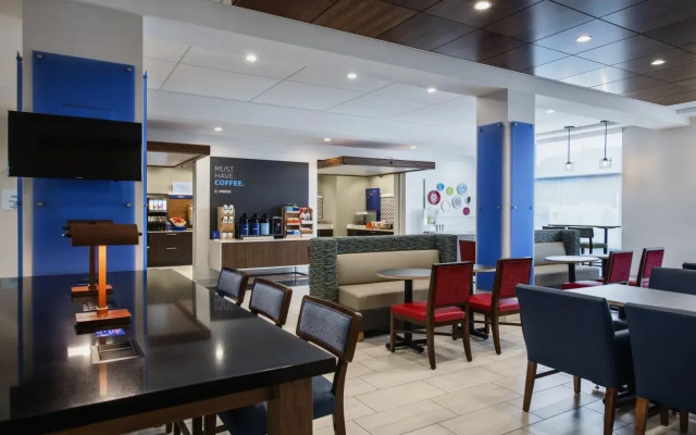 Holiday Inn Express & Suites Kelowna - East by IHG