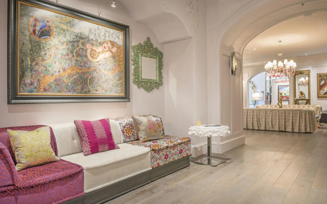 Grand Bohemian Charleston, Autograph Collection